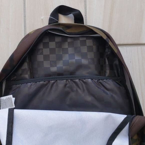 NWT Vans Old Skool 22L Camo Backpack - Picture 7 of 8